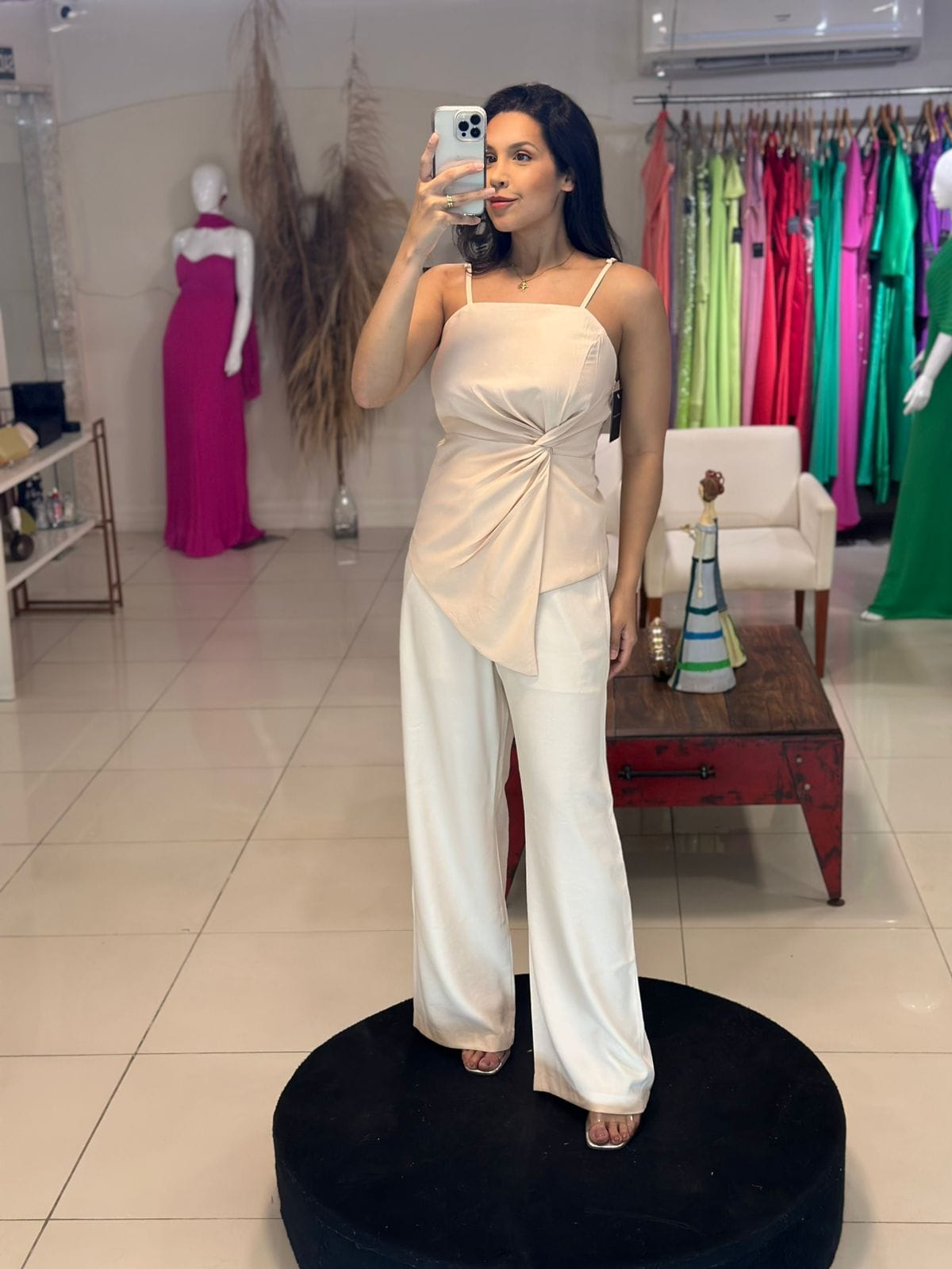 Imagem de calça cor gelo